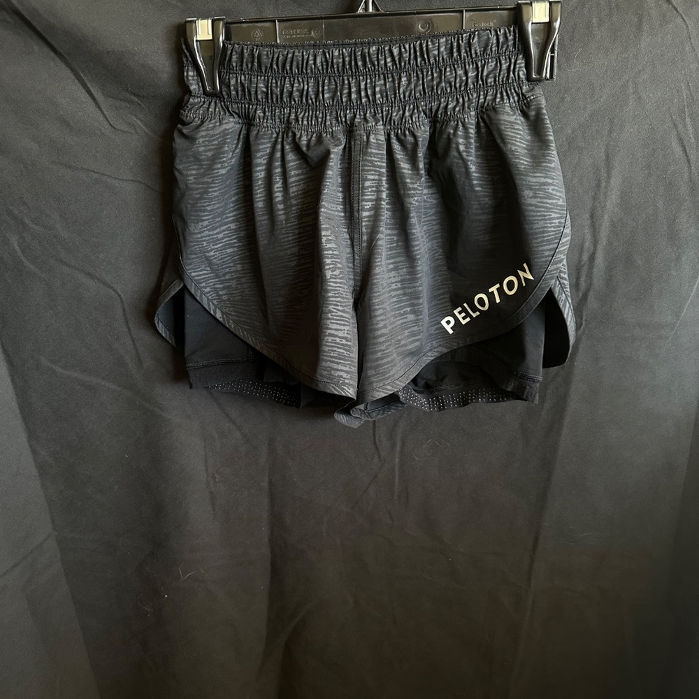 Lululemon Women's Peloton Black Short
